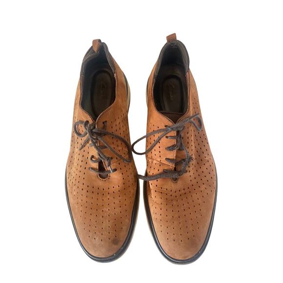 Clarks Mens Extralight Tan Suede Oxford Lace Up Perforated Shoes • Size 11 - Picture 1 of 11